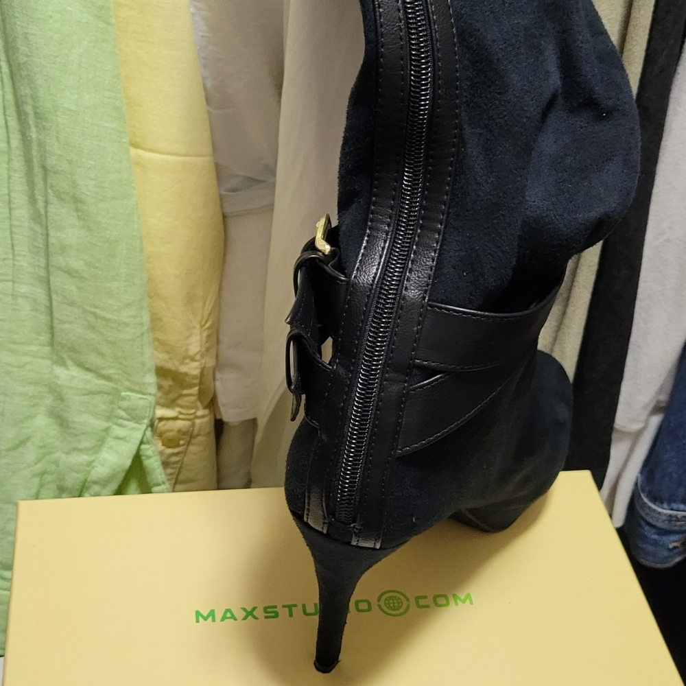 Suede boots - Picture 4 of 4